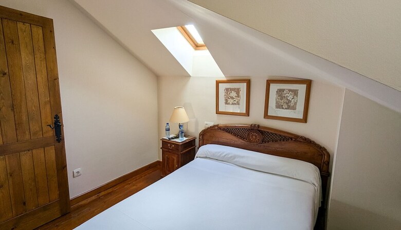 Hotel Alojamientos Cenera