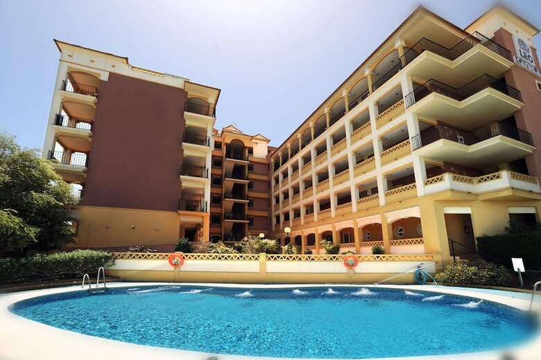Aparthotel Apartamentos Leo Canela
