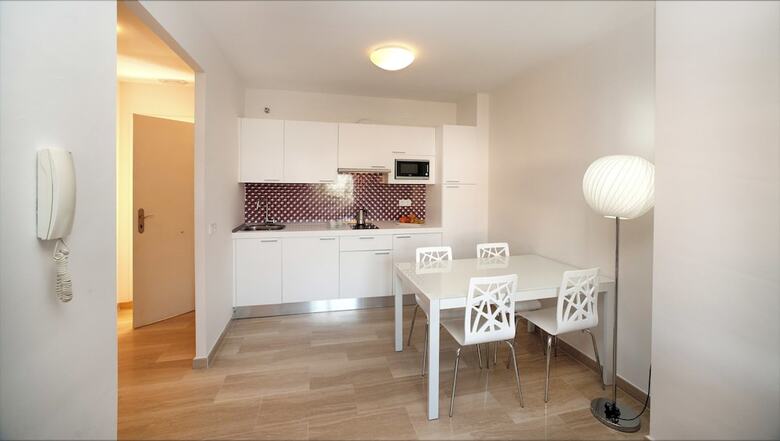 Aparthotel Apartamentos Leo Canela