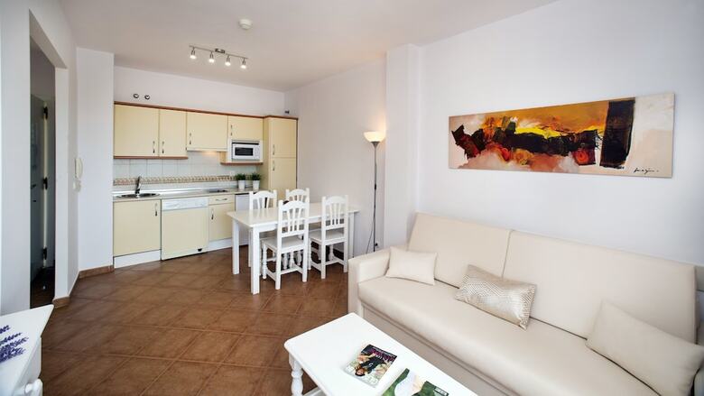 Aparthotel Apartamentos Leo Canela