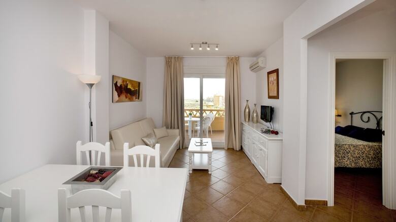 Aparthotel Apartamentos Leo Canela