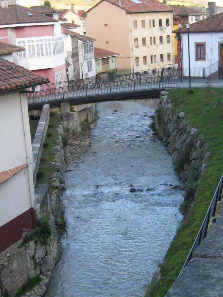 Hotel Castillo De Vald�s Salas
