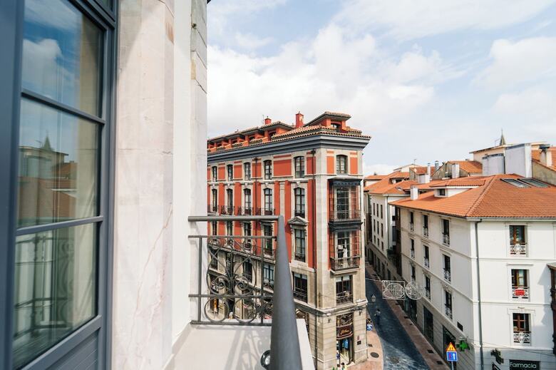 Aparthotel Heritage Suites Oviedo
