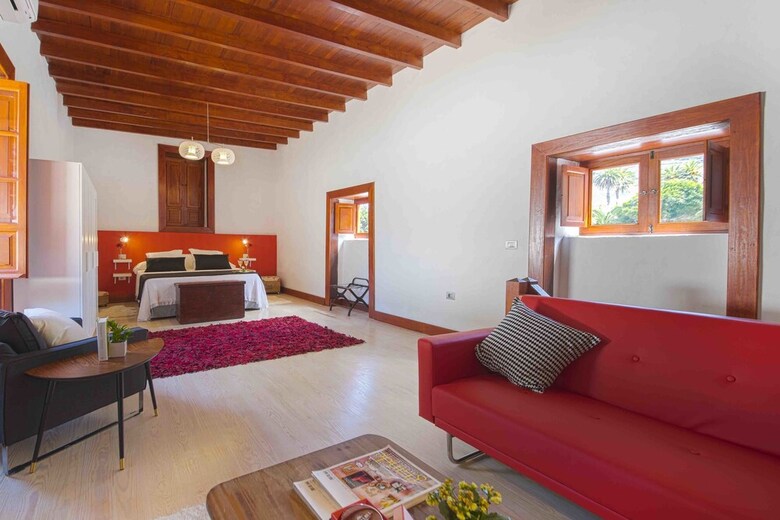 Delm�s Hotel Emblem�tico