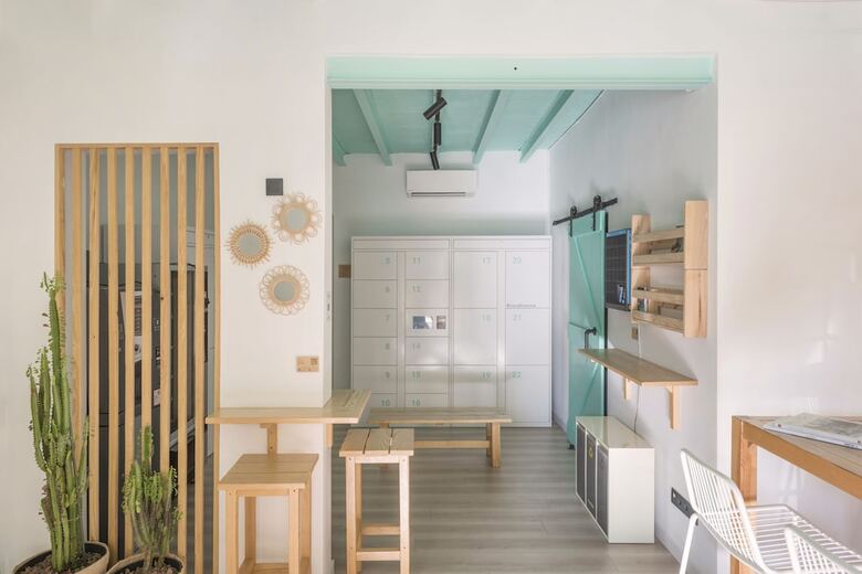 Hostal Forenna Hostel - Adults Only