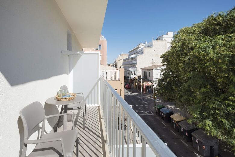 Hostal Forenna Hostel - Adults Only