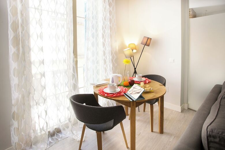 Aparthotel Graffiti Suites M�laga