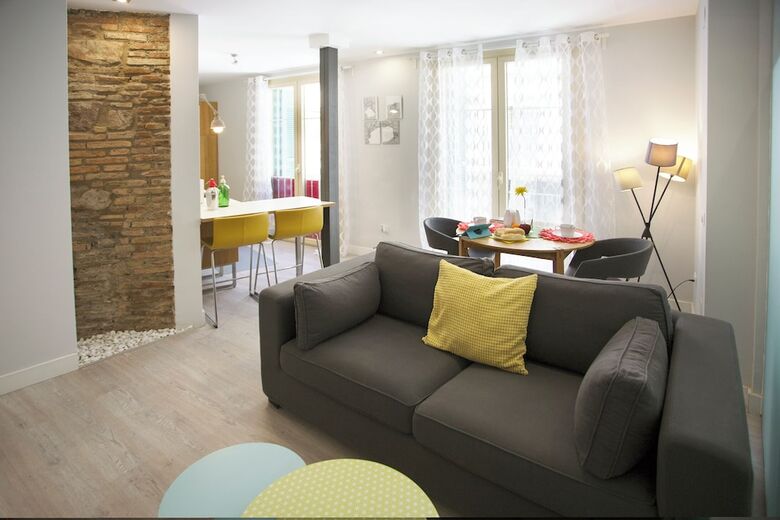 Aparthotel Graffiti Suites M�laga