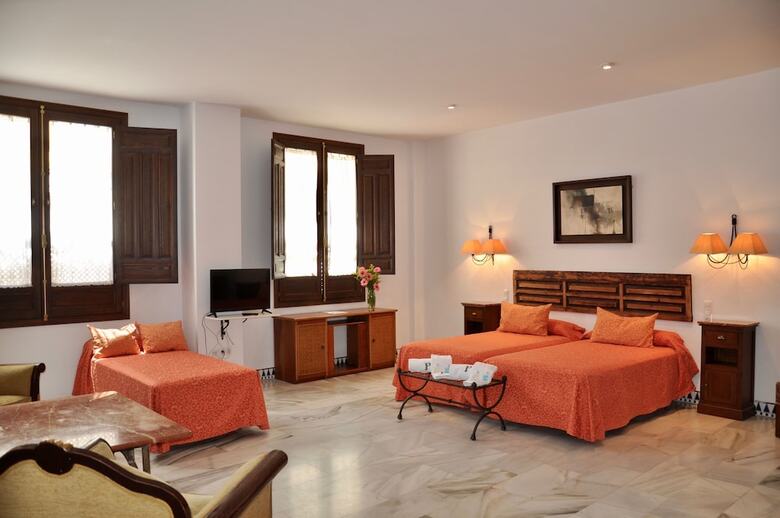 Apartamentos Plaza