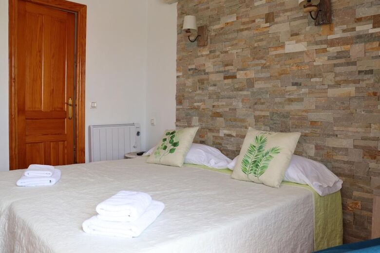 Hotel Hostal La Paloma II