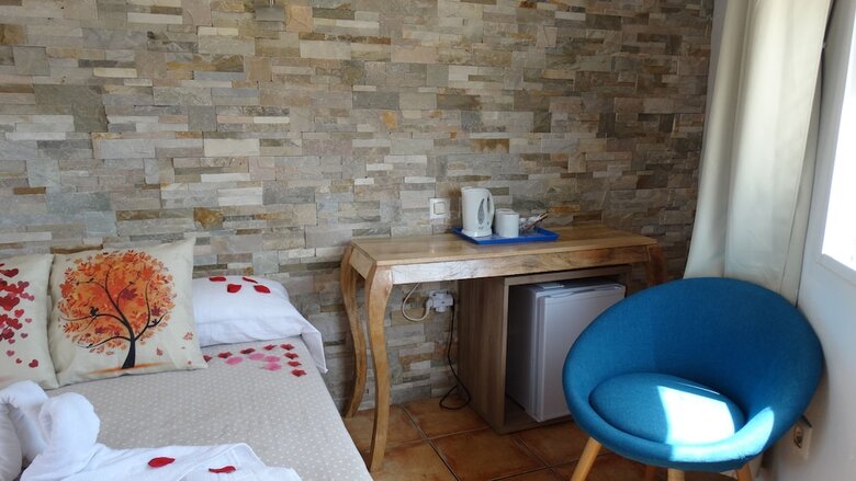 Hotel Hostal La Paloma II