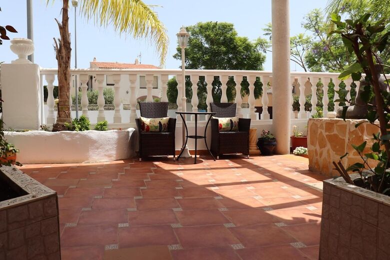 Hotel Hostal La Paloma II
