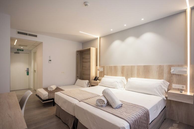 Hotel Dwo �baster