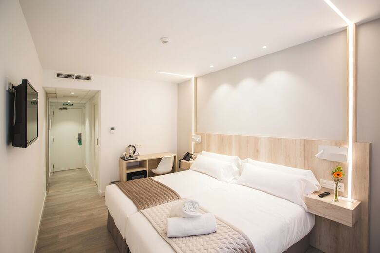Hotel Dwo �baster