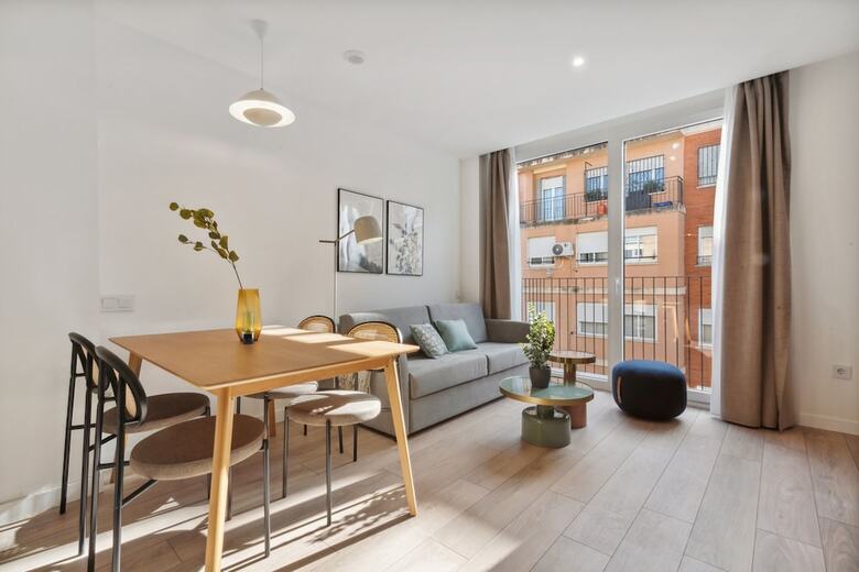 Aparthotel Limehome Valencia Carrer Del Pare Palau