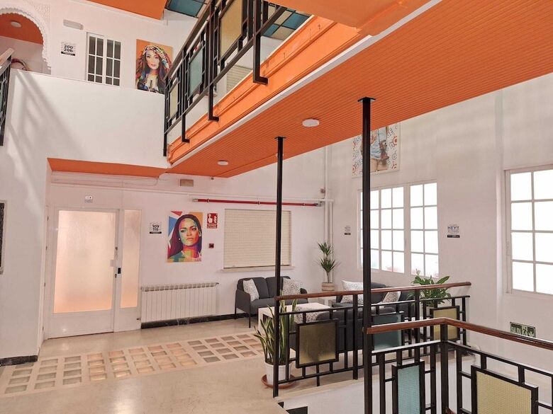 Hostal Arc House Granada