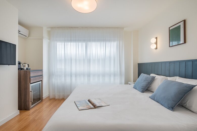 Granada Suites By Olala Homes