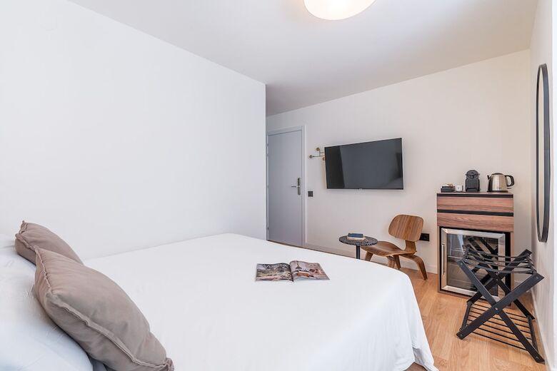 Granada Suites By Olala Homes