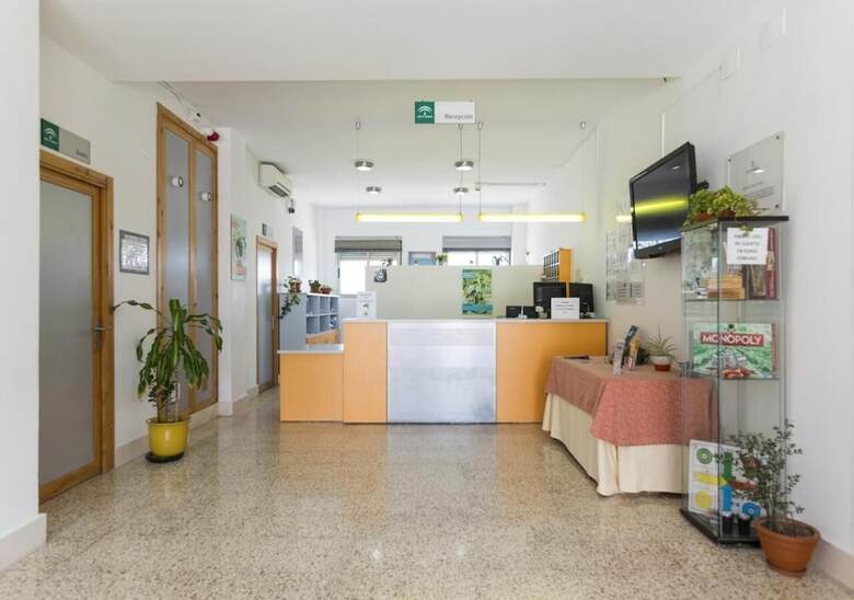 Hostal Albergue Inturjoven Chipiona - Hostel