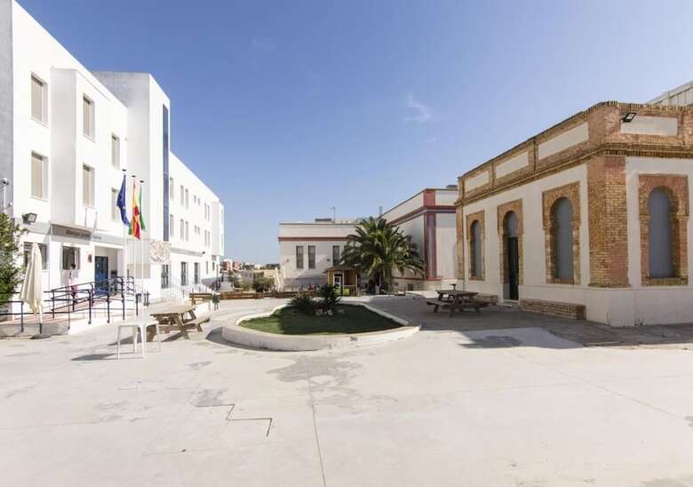 Hostal Albergue Inturjoven Chipiona - Hostel
