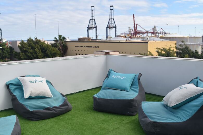 Hostal La Isleta Nest Hostel