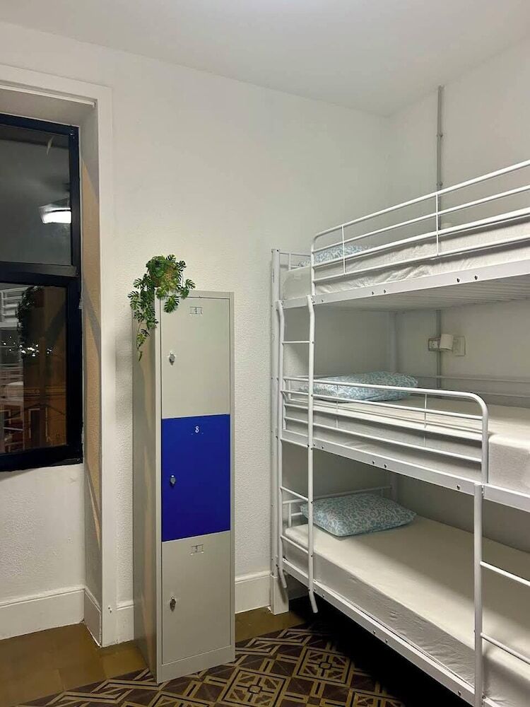Hostal La Isleta Nest Hostel