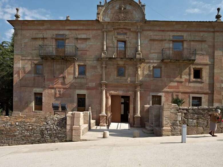 Hostal Albergue Monasterio De La Magdalena - Hostel