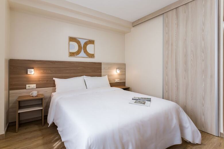 Vigo Bay Apartments By Olala Homes