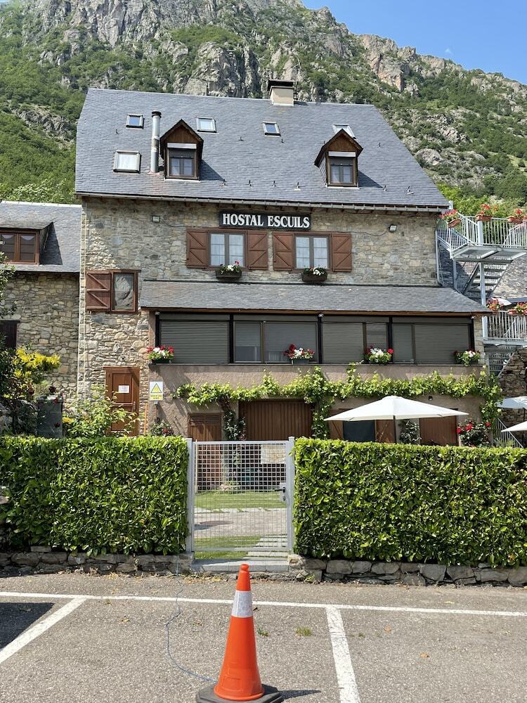 Hostal Escuils