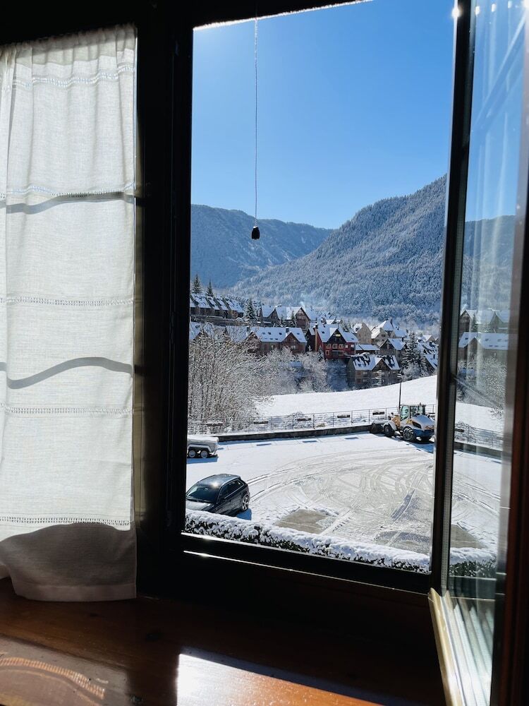 Hostal Escuils