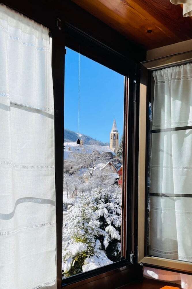 Hostal Escuils