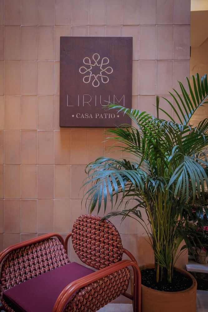 Hostal Lirium Casa Patio