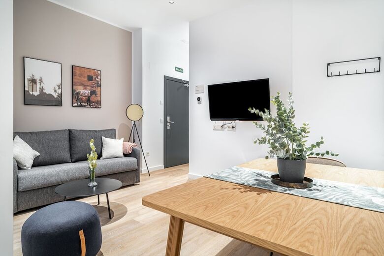 Aparthotel Limehome Sevilla Calle Granada