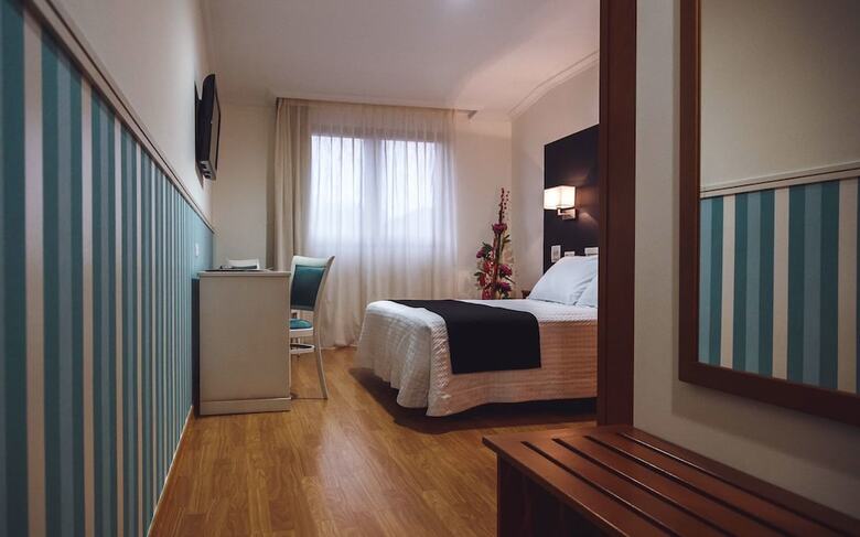Hotel Lombi�a