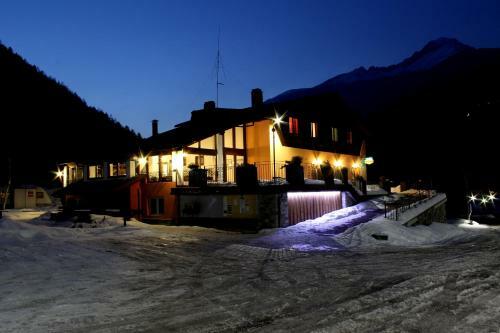 Camping & Chalet Presanella