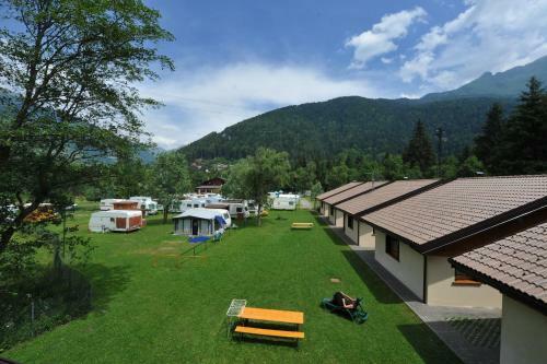 Camping & Chalet Presanella
