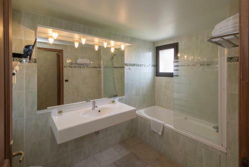 Hotel Logis Le Tadorne