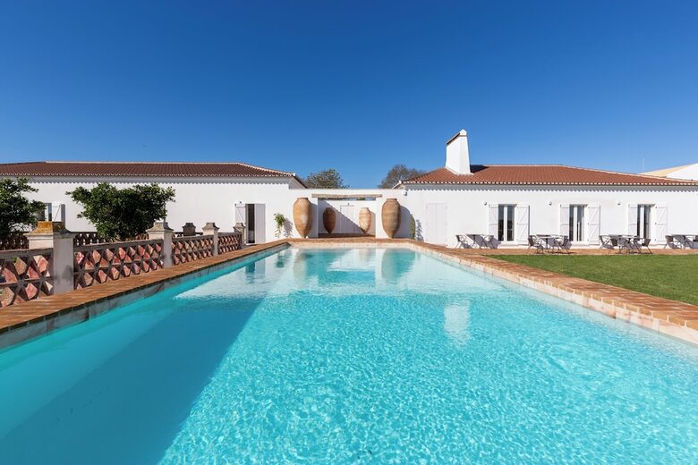 Hotel Cenoura-brava Villas & Suites.