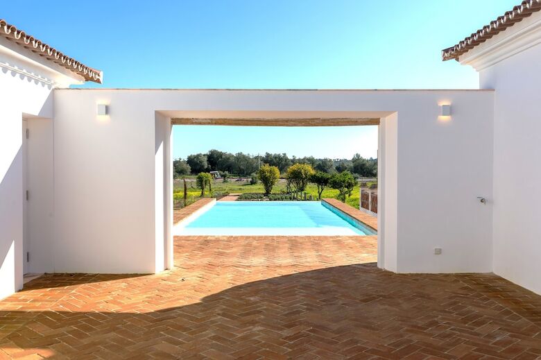 Hotel Cenoura-brava Villas & Suites.