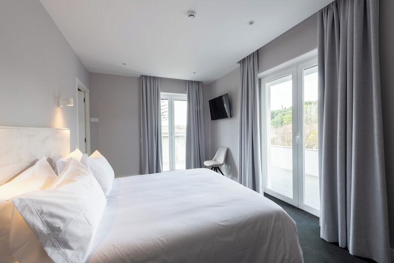 Avenue Hill Hotel