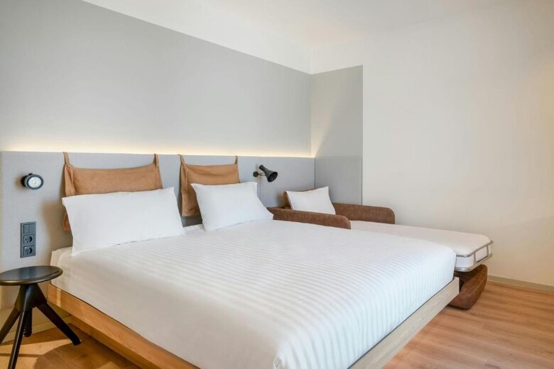 Hotel Moxy Pompeii