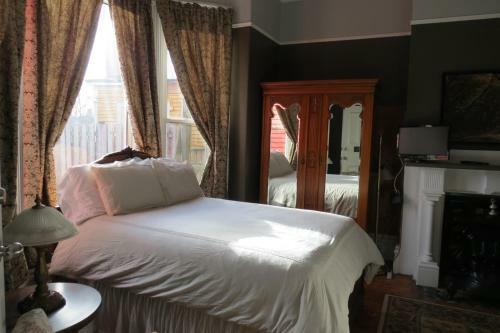 Bed & Breakfast The Roses Heritage Inn