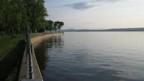 � Tout Venant B&B Et Massoth�rapie