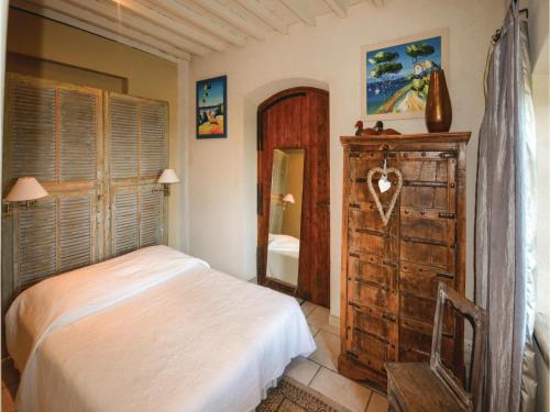 Holiday Home Chemin Denys Amiel