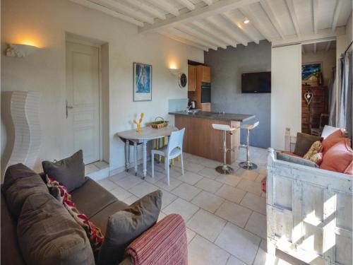 Holiday Home Chemin Denys Amiel