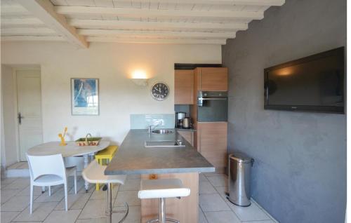 Holiday Home Chemin Denys Amiel