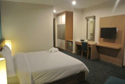 Hotel S Tara Grand