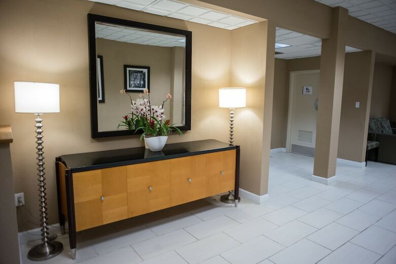 Clarion Hotel New Kensington