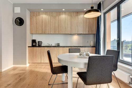 Riverside Apartments-apartinfo