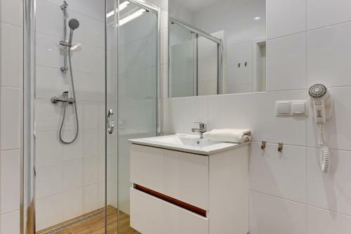 Riverside Apartments-apartinfo